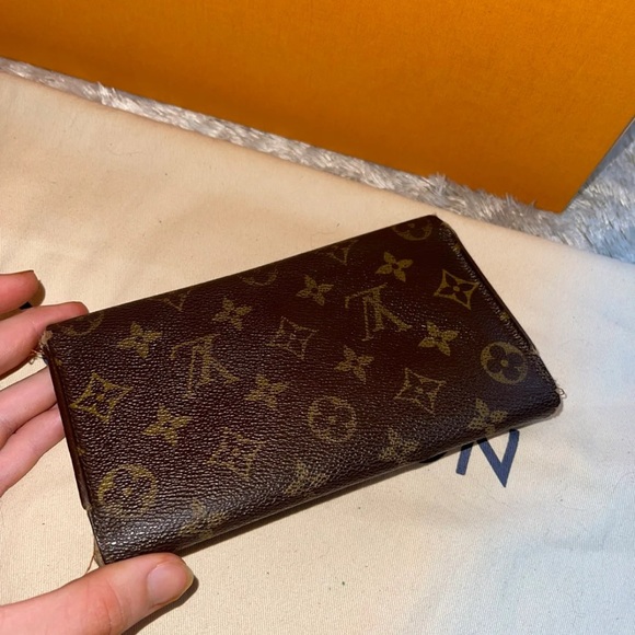 Louis Vuitton wallet - Picture 2 of 8